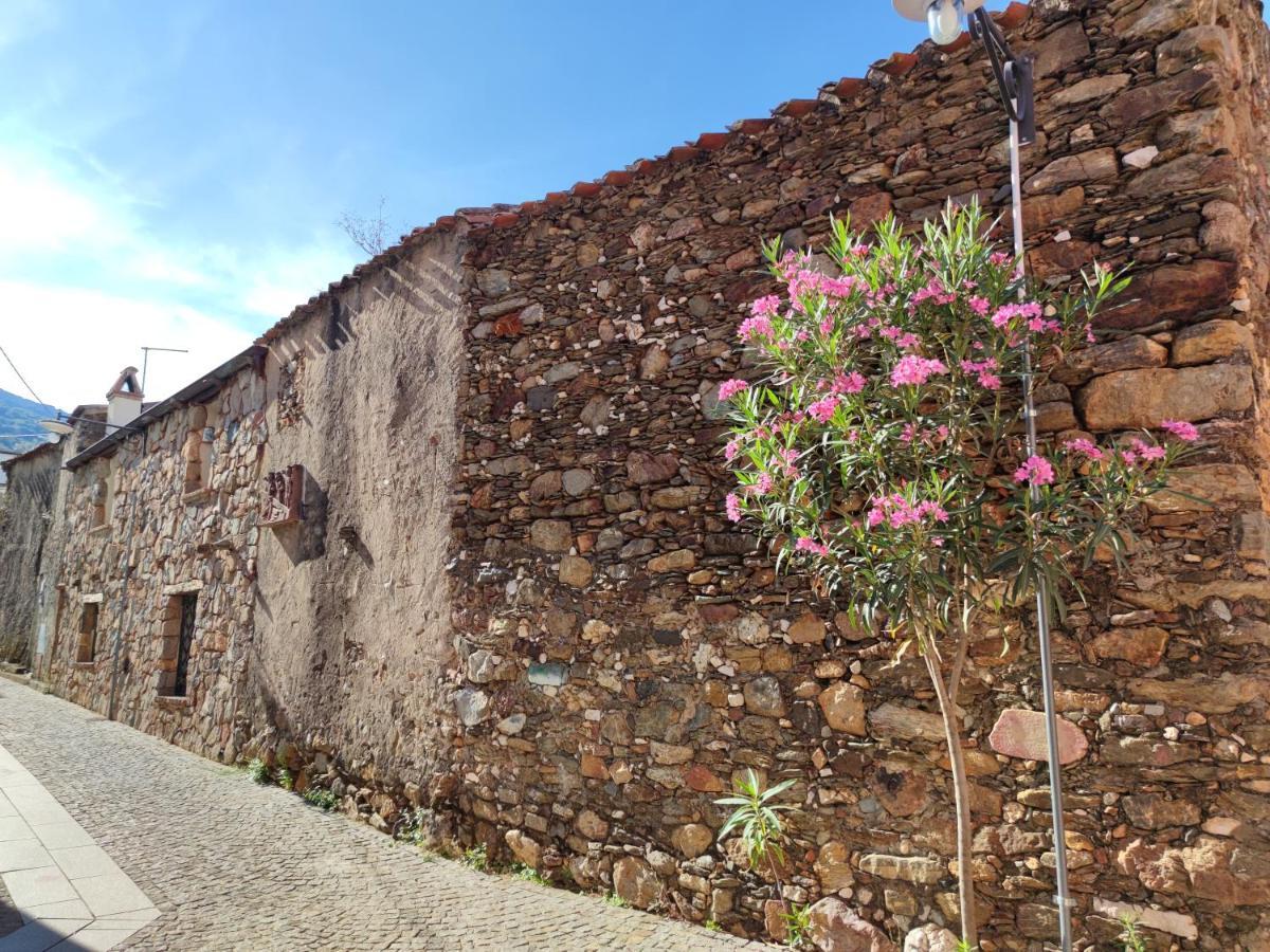 Sa Dommu 'E Su Coro Villa Triei Luaran gambar